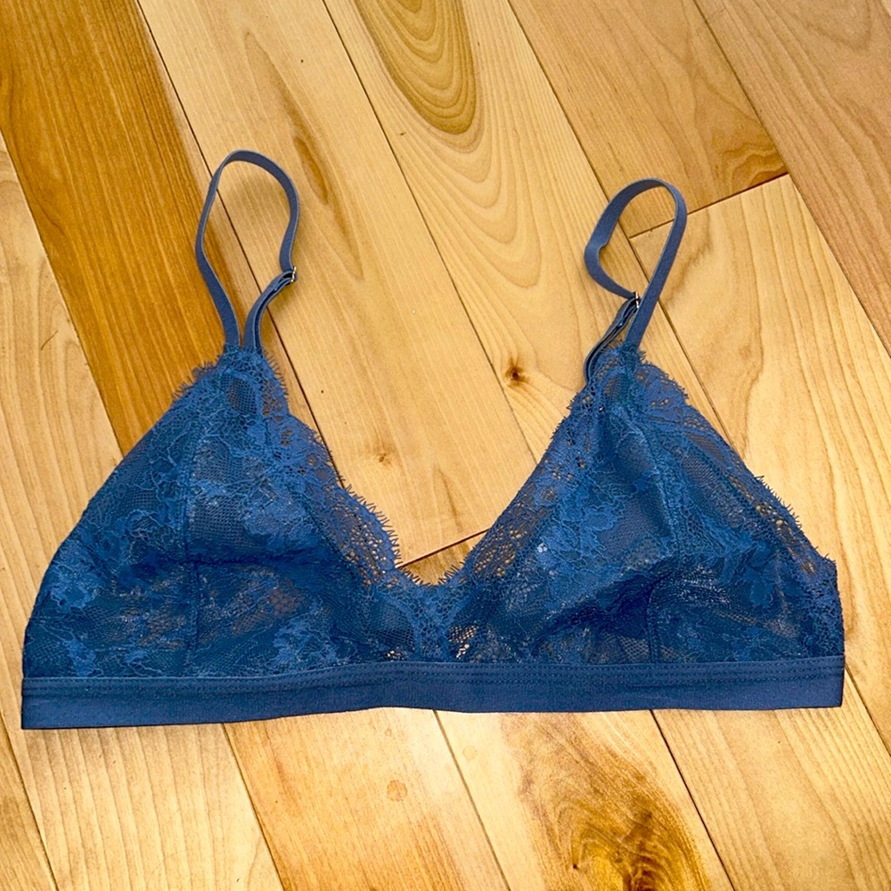 Wireless Miiyu bralette size Medium